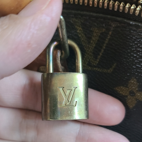 ✅️Authentic✅️ Alma PM - Picture 2 of 16